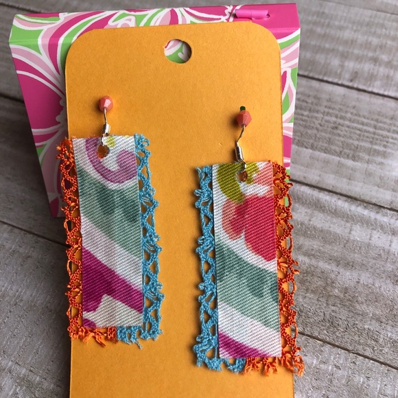 Designer Lace Earrings - Picture 5 of 5